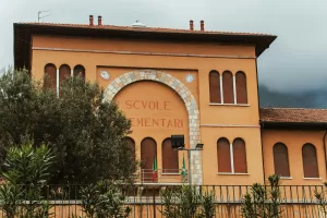 Antisemitismo a scuola: se l’aula diventa terreno di propaganda e indottrinamento Antisemitismo a scuola: se l’aula diventa terreno di propaganda e indottrinamento