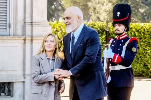 Il Presidente del Consiglio Giorgia Meloni, il PM di Albania EDI Rama in occasione del I Vertice Intergovernativo Italia-Albania. Roma, Villa Doria Pamphilj, Giovedì 13 Novembre 2025 (foto Mauro Scrobogna / LaPresse)
Prime Minister Giorgia Meloni and Albanian Prime Minister Edi Rama at the First Italy-Albania Intergovernmental Summit. Rome, Villa Doria Pamphili, Thursday November 13 2025. (Photo by Mauro Scrobogna / LaPresse) Il Presidente del Consiglio Giorgia Meloni, il PM di Albania EDI Rama in occasione del I Vertice Intergovernativo Italia-Albania. Roma, Villa Doria Pamphilj, Giovedì 13 Novembre 2025 (foto Mauro Scrobogna / LaPresse)
Prime Minister Giorgia Meloni and Albanian Prime Minister Edi Rama at the First Italy-Albania Intergovernmental Summit. Rome, Villa Doria Pamphili, Thursday November 13 2025. (Photo by Mauro Scrobogna / LaPresse)