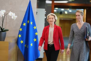 European Commission President Ursula von der Leyen, left, walks with European Union foreign policy chief Kaja Kallas as they arrive for the weekly College of Commissioners meeting at EU headquarters in Brussels, Belgium, Tuesday, Nov. 4, 2025. (AP Photo/Virginia Mayo) European Commission President Ursula von der Leyen, left, walks with European Union foreign policy chief Kaja Kallas as they arrive for the weekly College of Commissioners meeting at EU headquarters in Brussels, Belgium, Tuesday, Nov. 4, 2025. (AP Photo/Virginia Mayo)