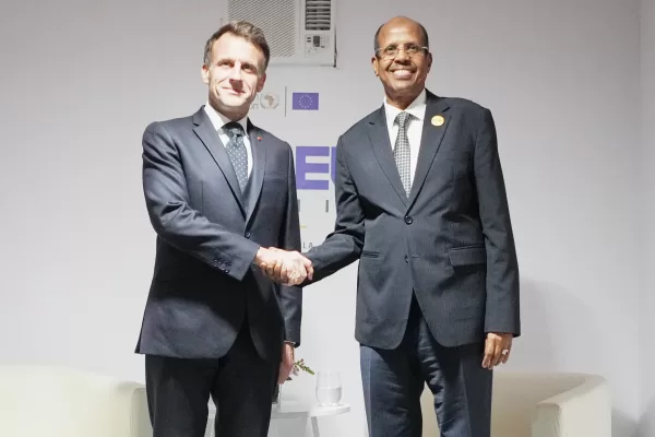 CORRECTS ID TO CHAIRPERSON OF THE AFRICAN UNION COMMISSION MAHAMOUD ALI YOUSSOUF – France’s President Emmanuel Macron, left, meets chairperson of the African Union Commission Mahamoud Ali Youssouf on the sideline of the African Union-European Union summit in Luanda, Angola, Monday, Nov. 24, 2025. (AP Photo/Thibault Camus)