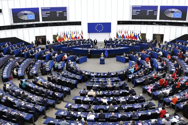 European Commission President Ursula von der Leyen gestures as she delivers a major state of the union speech at the European Parliament in Strasbourg, eastern France, Wednesday, Sept. 10, 2025. (AP Photo/Pascal Bastien) 


Associated Press / LaPresse
Only italy and spain