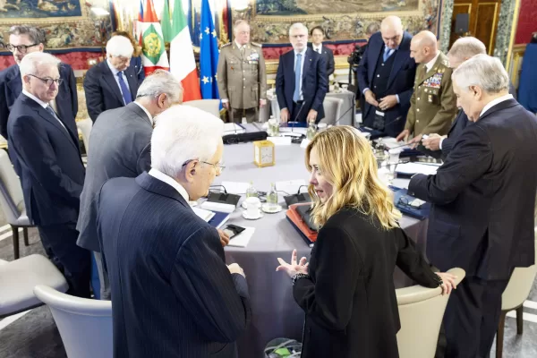 Roma – Il Presidente Sergio Mattarella con il Presidente del Consiglio Giorgia Meloni, in occasione della riunione del Consiglio Supremo di Difesa, oggi 17 novembre 2025
(Foto di Paolo Giandotti – Ufficio per la Stampa e la Comunicazione della Presidenza della Repubblica)


Foto Ufficio Stampa Quirinale/LaPresse 

DISTRIBUTION FREE OF CHARGE – NOT FOR SALE