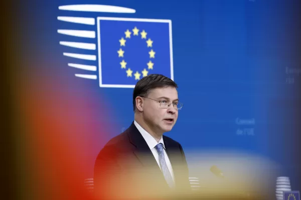 European Commissioner for Economy and Productivity, Implementation and Simplification Valdis Dombrovskis speaks during a media conference after a meeting of EU finance ministers at the European Council building in Brussels, Tuesday, Jan. 21, 2025. (AP Photo/Omar Havana) 


associated Press / LaPresse
Only italy and Spain