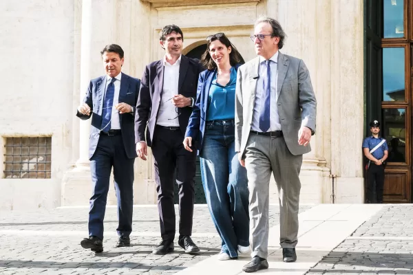 Angelo Bonelli AVS, Elly Schlein PD , Giuseppe Conte M5S , Nicola Fratoianni AVS  annunciano la manifestazione nazionale pro Gaza per il 7 giugno prossimo. Camera dei Deputati a Roma, Mercoledì 28 Maggio 2025 (foto Mauro Scrobogna / LaPresse)  

Angelo Bonelli AVS, Elly Schlein PD, Giuseppe Conte M5S, Nicola Fratoianni AVS announce the national pro-Gaza demonstration for June 7th. Chamber of Deputies in Rome, Wednesday May 28 2025. (Photo by Mauro Scrobogna / LaPresse)