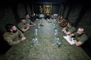 In this photo provided by the Ukrainian Presidential Press Office, Ukrainian President Volodymyr Zelenskyy, center, holds a meeting with servicemen near the frontline city of Pokrovsk, Donetsk region, Ukraine, Tuesday, Nov. 4, 2025. (Ukrainian Presidential Press Office via AP) 


Associated Press / LaPresse
Only italy and spain