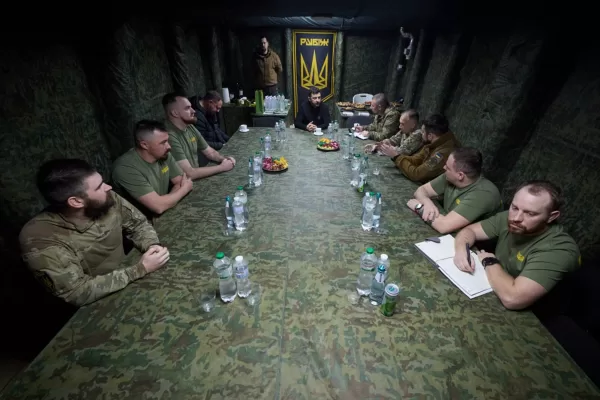 In this photo provided by the Ukrainian Presidential Press Office, Ukrainian President Volodymyr Zelenskyy, center, holds a meeting with servicemen near the frontline city of Pokrovsk, Donetsk region, Ukraine, Tuesday, Nov. 4, 2025. (Ukrainian Presidential Press Office via AP) 


Associated Press / LaPresse
Only italy and spain