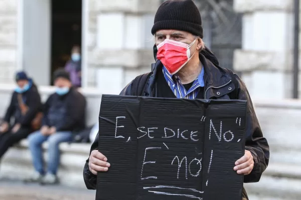 Violenza sulle donne, perché la nuova proposta di legge sul consenso è solo un’operazione ideologica figlia della filosofia woke