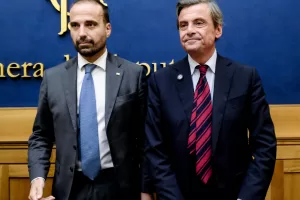 Il segretario di Azione Carlo Calenda, il segretario del Partito Liberaldemocratico Luigi Marattin in occasione della conferenza stampa per illustrare le proposte per la leggi di bilancio che sigla una alleanza politica tra i due partiti. Camera dei Deputati a Roma Giovedì 09 Ottobre 2025. (foto Mauro Scrobogna / LaPresse) 

Azione secretary Carlo Calenda and Liberal Democratic Party secretary Luigi Marattin at the press conference to present the budget proposals that seal a political alliance between the two parties. Chamber of Deputies in Rome on Thursday, October 09 2025. (Photo by Mauro Scrobogna / LaPresse)