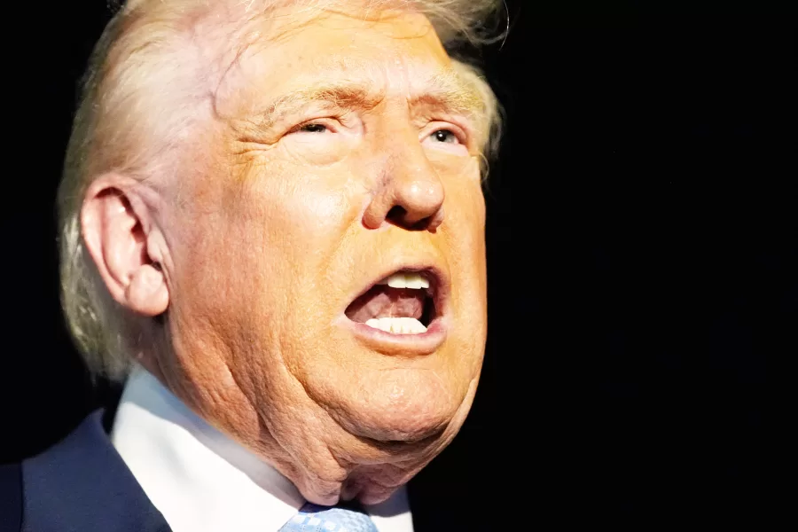 President Donald Trump speaks to reporters before boarding Air Force One at Palm Beach International Airport in West Palm Beach Fla., on his way back to the White House, Sunday, Nov. 16, 2025. (AP Photo/Manuel Balce Ceneta)





Associate Press/ LaPresse
Only Italy and Spain