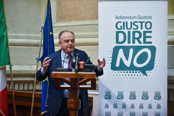 Nicola Gratteri, lo sceriffo che torna utile alla campagna per il “no” di ANM