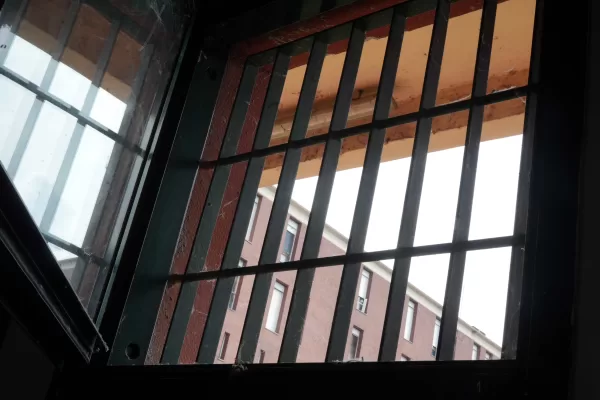 PENITENZIARIO MINORILE CESARE BECCARIA
POLIZIA PENITENZIARIA GRATE GRATA CARCERE FINESTRA