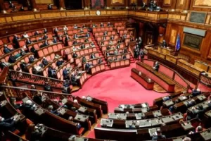 Serve una riforma portuale: ben venga la concorrenza, va superata la logica di dipendenza regionale dei singoli nodi Serve una riforma portuale: ben venga la concorrenza, va superata la logica di dipendenza regionale dei singoli nodi
