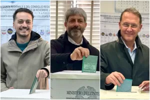 Da sinistra Giuliano Granato, Roberto Fico ed Edmondo Cirielli