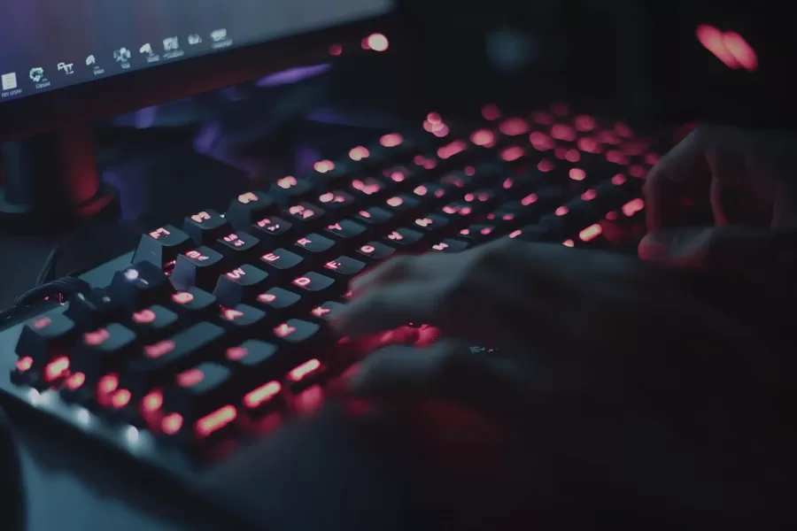 Report e il “virus” nei pc dei magistrati: non si tratta di spionaggio invisibile