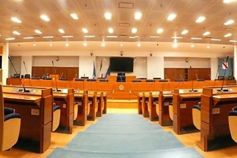 Regionali Campania, attesa per i 50 nuovi consiglieri: la proiezione dei seggi partito per partito