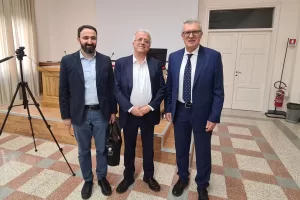 Da sinistra
– Andrea Bizzozero, decano Facoltà di Filosofia Pontificia Università Antonianum
– Giovanni Anastasi, presidente Formez PA
– Emilio Bolla, presidente CSI Piemonte
