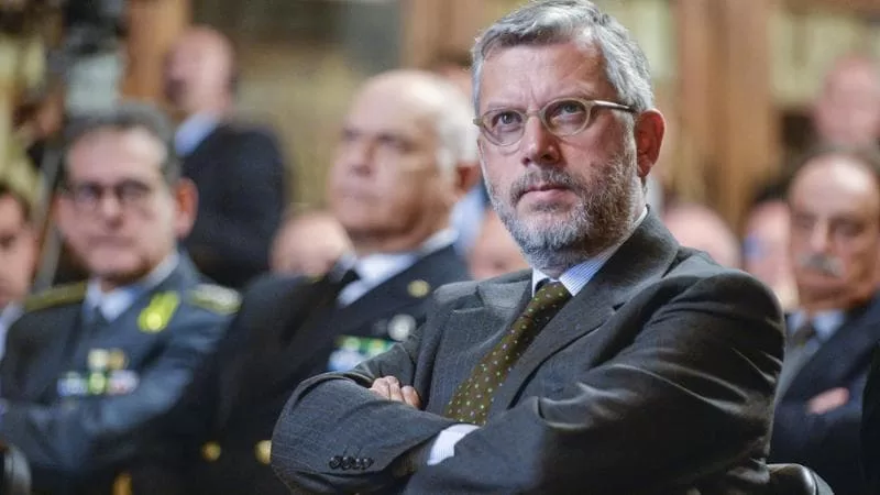 Caso al Quirinale, captata una conversazione privata. Ma l’esperienza di Garofani lasciava pensare a più attenzione