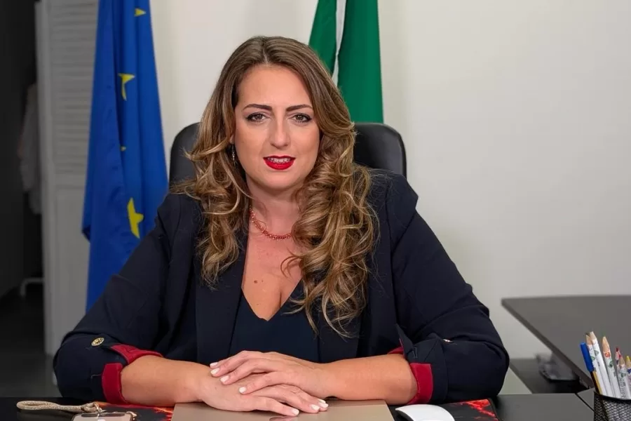 L’ex grillina Nesci sostiene il referendum: “Anche tra i 5 Stelle tanti voteranno Sì. Non sono più tenuta a rispondere delle castronerie di Giuseppe Conte”