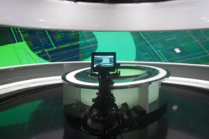 Dimenticate il tg, oggi i giovani si informano con i chatbot Dimenticate il tg, oggi i giovani si informano con i chatbot