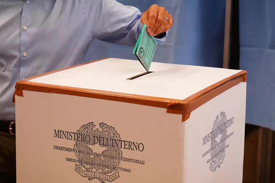 Referendum giustizia, il tentativo di ritardare il voto e l’articolo 2 della Costituzione dimenticato