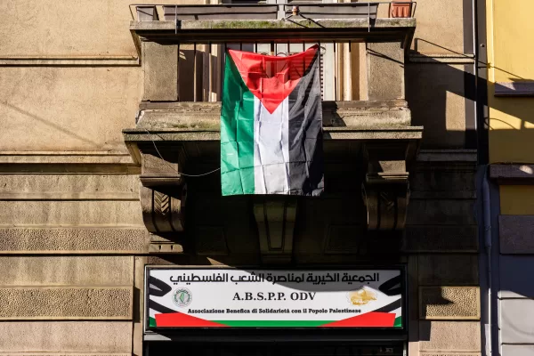 Perquisizioni da parte di Polizia e Guardia di Finanza nella sede dell’associazione filo palestinese Cupola d’oro,   Milano (Italia) Sabato 27 Dicembre 2025 (Foto Claudio Furlan/LaPresse)

Searches by the police and financial police at the headquarters of the pro-Palestinian association Cupola d’Oro, Milan (Italy), Saturday, 27 December 2025 (Photo: Claudio Furlan/LaPresse)