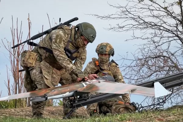 In this image, made from video and provided by Russian Defense Ministry Press Service on Thursday, Nov. 6, 2025, Russian soldiers prepare a drone for reconnaissance of Ukrainian positions on an undisclosed location in Ukraine. (Russian Defense Ministry Press Service via AP)





Associate Press/ LaPresse
Only Italy and Spain





Associate Press/ LaPresse
Only Italy and Spain