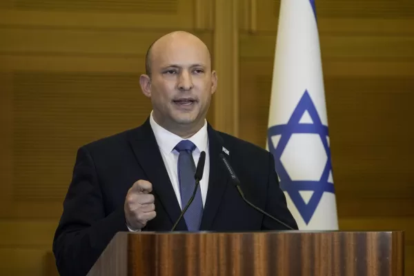 Israele, Bennett prepara la corsa per il 2026: sì alla grazia per Netanyahu, a patto che poi si ritiri dalla politica
