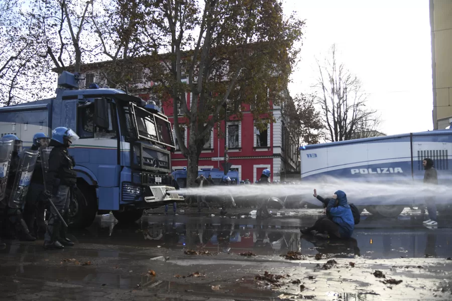 Sgombero da parte delle forze dellordine nellimmobile del centro sociale Askatasuna, in corso Regina Margherita 47. Torino, Italia – 18 Dicembre 2025 – Cronaca – (Foto Matteo Secci/LaPresse)

Police clearance of Askatasuna community center headquarter in corso Regina Margherita 47.  Turin, Italy – 18 December 2025 – News – (Photo Matteo Secci/LaPresse)