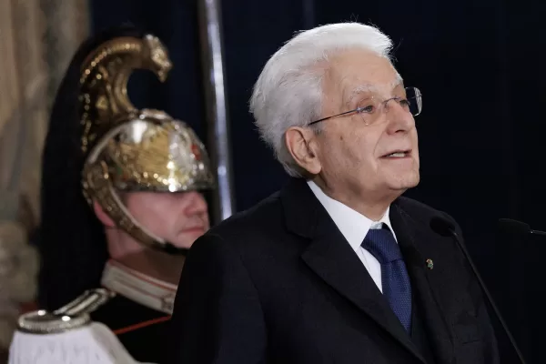 Il presidente della Repubblica Sergio Mattarella al Quirinale in occasione della cerimonia per lo scambio di auguri di fine anno con i rappresentanti delle istituzioni, delle forze politiche e della società civile, Roma, Venerdì 19 Dicembre 2025 (Foto Roberto Monaldo / LaPresse) 

President of the Republic Sergio Mattarella at the Quirinale during the ceremony for the exchange of end-of-year greetings with the representatives of the institutions, political forces and civil society, Rome, Friday, December 19, 2025 (Photo by Roberto Monaldo / LaPresse)