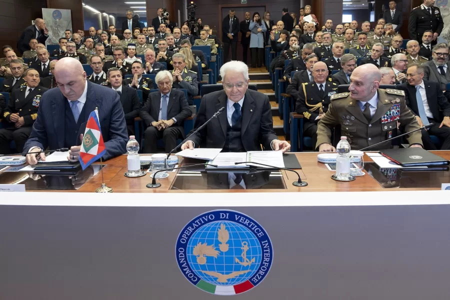 Mattarella l’atlantista suona la sveglia sui droni: “Ingressi abusivi e allarmanti”