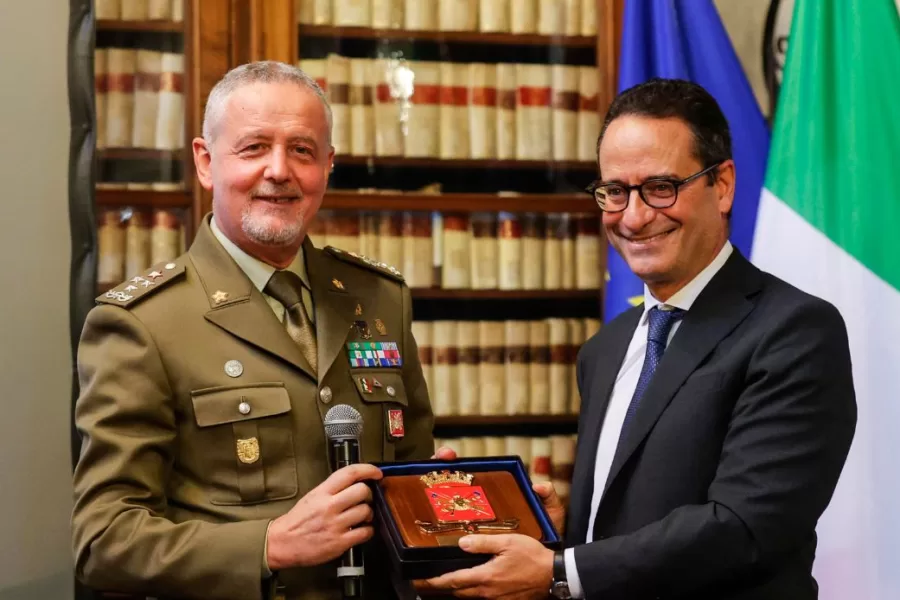 Il generale Serino in campo con i Liberaldemocratici: “Tolgo la divisa: in politica per le ragioni dell’Occidente”