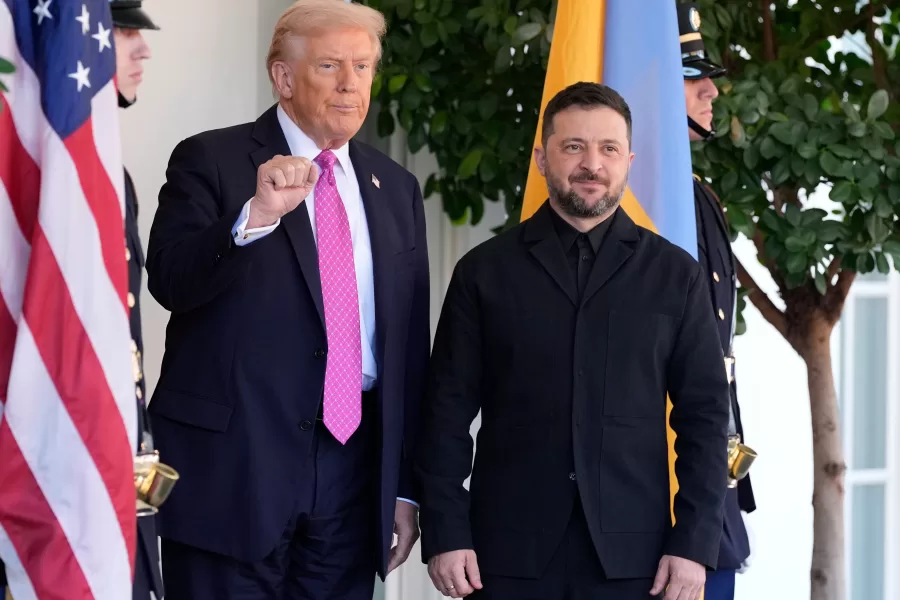 Trump aspetta Zelensky, schiaffeggia la Cina e cerca di riportare nel salotto buono Vladimir Gambadilegno