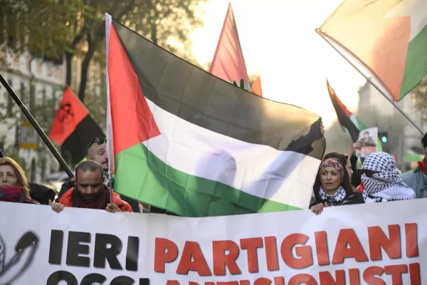 Manifestazione Pro Pal Cronaca Roma 13 Dicembre 2025. (Foto: Fabrizio Corradetti / LaPresse)
Pro Pal demonstration Rome News, December 13, 2025. (Photo: Fabrizio Corradetti / LaPresse) Manifestazione Pro Pal Cronaca Roma 13 Dicembre 2025. (Foto: Fabrizio Corradetti / LaPresse)
Pro Pal demonstration Rome News, December 13, 2025. (Photo: Fabrizio Corradetti / LaPresse)