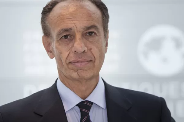 2 Oct 2014
Official portrait Gabriele Checchia and credentials to the SG
Photo: Marco Illuminati 2 Oct 2014
Official portrait Gabriele Checchia and credentials to the SG
Photo: Marco Illuminati