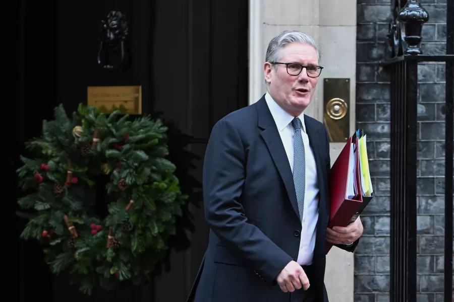 Britain’s Prime Minster Keir Starmer departs 10 Downing Street to go to the House of Commons for his weekly Prime Minister’s Questions in London, Wednesday, Dec. 3, 2025. (AP Photo/Thomas Krych)





Associate Press/ LaPresse
Only Italy and Spain