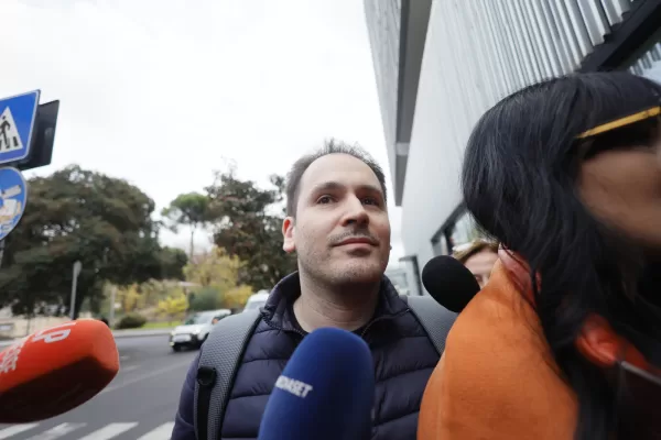 Delitto Garlasco Andrea Sempio al laboratorio di genomica di Roma per lanalisi del DNA  RomaItalia Giovedì 20 Novembre 2025 – Cronaca – (foto di Cecilia Fabiano/ LaPresse) 

Garlasco Murder: Andrea Sempio at the genomics  Laboratory in Rome for DNA Analysis  RomeItaly  Thursday November 20, 2025 – News – (photo by Cecilia Fabiano/LaPresse)