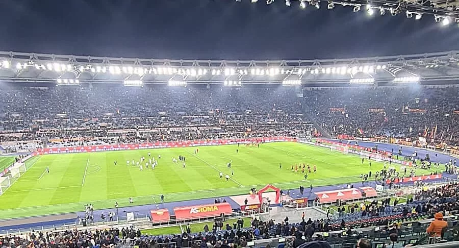 Ancora Neres: il Napoli sbanca l’Olimpico, saluta la crisi e riconquista la vetta