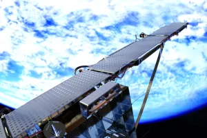 ICEYE  SATELLITE SATELLITI  ATMOSFERA TERRESTRE SPAZIO ORBITA TERRESTRE