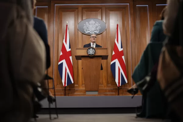 Britain’s Prime Minister Keir Starmer delivers a statement in the media briefing room of 9 Downing Street in central London, Monday, Jan. 19, 2026. (Jordan Pettitt/Pool Photo via AP)





Associate Press/ LaPresse
Only Italy and Spain