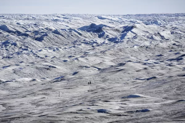 Danish military forces participate in an exercise with hundreds of troops from several European NATO members in Kangerlussuaq, Greenland, Wednesday, Sept. 17, 2025. (AP Photo/Ebrahim Noroozi) 

Associated Press / LaPresse
Only italy and spain