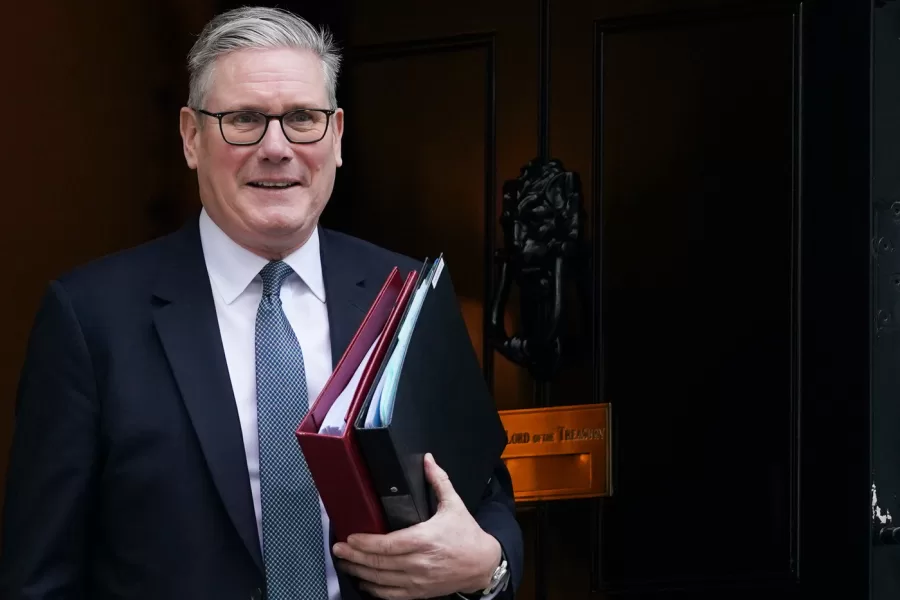 Britain’s Prime Minister Keir Starmer leaves 10 Downing Street to attend Prime Minister Questions, in London, Wednesday, Jan. 7, 2026.(AP Photo/Alberto Pezzali)





Associate Press/ LaPresse
Only Italy and Spain