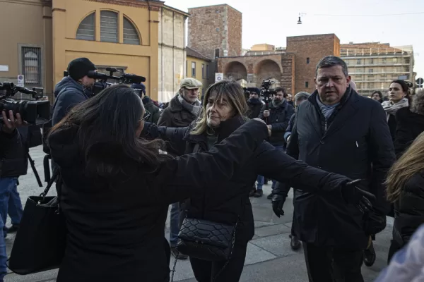 La mamma di Achille
Milano – Italia – Cronaca
Mercoledì, 07 Gennaio, 2026 (Foto di Marco Ottico/Lapresse)

Funeral of Achille Barosi, Basilica of Sant’Ambrogio
Milan – Italy – News
Wednesday, 07 January, 2025 (Photo by Marco Ottico/Lapresse)