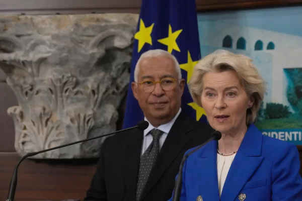 European Commission President Ursula von der Leyen, right, reads a statement next of the European Council President Antonio Costa, at the presidential palace in Baabda, east of Beirut, Lebanon, Friday, Jan. 9, 2026. (AP Photo/Hussein Malla)