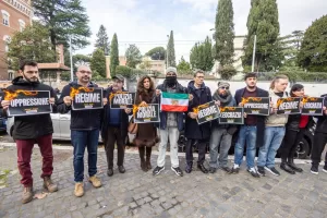 Riccardo Magi in occasione della manifestazione di +Europa a sostegno del popolo iraniano in rivolta davanti allAmbasciata della Repubblica Islamica dellIran a Roma Martedì 13 Gennaio 2026 (foto Mauro Scrobogna / LaPresse)
Riccardo Magi at the +Europa demonstration in support of the Iranian people in revolt in front of the Embassy of the Islamic Republic of Iran in Rome Rome, Tuesday January 13 2026. (Photo by Mauro Scrobogna / LaPresse) Riccardo Magi in occasione della manifestazione di +Europa a sostegno del popolo iraniano in rivolta davanti allAmbasciata della Repubblica Islamica dellIran a Roma Martedì 13 Gennaio 2026 (foto Mauro Scrobogna / LaPresse)
Riccardo Magi at the +Europa demonstration in support of the Iranian people in revolt in front of the Embassy of the Islamic Republic of Iran in Rome Rome, Tuesday January 13 2026. (Photo by Mauro Scrobogna / LaPresse)