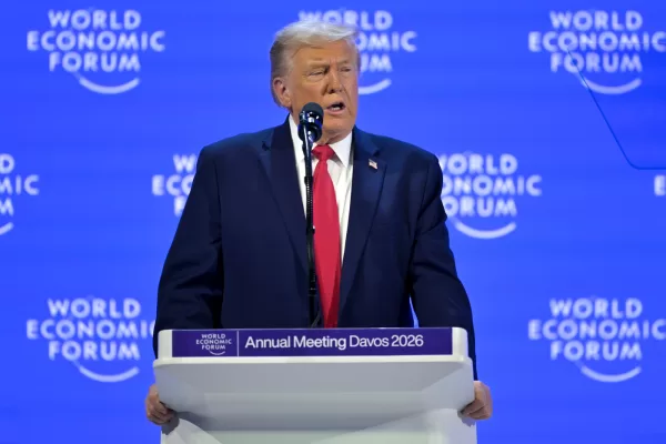 Donald Trump, il Dio di Davos. La condizione che abbiamo contribuito a creare e che ora ci sovrasta