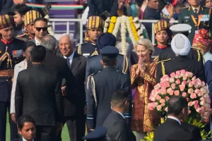 European Council President Antonio Costa, center left, and European Commission President Ursula von der Leyen greet officials upon their arrival at the Republic Day parade in New Delhi, India, Monday, Jan. 26, 2026. (AP Photo/Manish Swarup) European Council President Antonio Costa, center left, and European Commission President Ursula von der Leyen greet officials upon their arrival at the Republic Day parade in New Delhi, India, Monday, Jan. 26, 2026. (AP Photo/Manish Swarup)