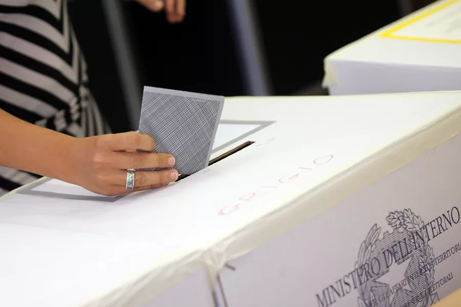 Foto Mauro Scrobogna /LaPresse
12-06-2011 Roma
Politica
Referendum
Nella foto: seggi elettorali
Photo Mauro Scrobogna /LaPresse
12-06-2011 Roma
Politics
Referendum
In the picture: polling station