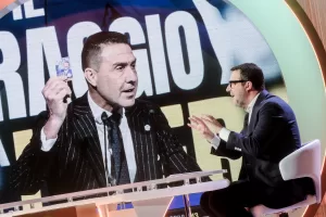 Il segretario della Lega, vice presidente del Consiglio, Ministro dei trasporti Matteo Salvini (sullo schermo Roberto Vannacci) ospite di Bruno Vespa nella trasmissione cinque minuti Rai Uno, a Roma, Mercoledì 07 Aprile 2025 (foto Mauro Scrobogna /LaPresse)

The secretary of the Lega, Deputy Prime Minister, Minister of Transport Matteo Salvini (on the screen Roberto Vannacci) guest of Bruno Vespa in the five-minute broadcast Rai Uno, in Rome, Wednesday April 07 2025 (Photo by Mauro Scrobogna / LaPresse)