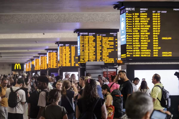 Sciopero dei treni 9 e 10 gennaio, si ferma il personale Trenitalia. Disagi in tutto il Paese