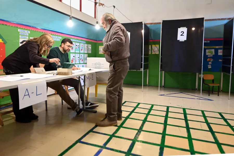 SEGGIO  ELETTORALE     SCRUTATORI    URNA  URNE